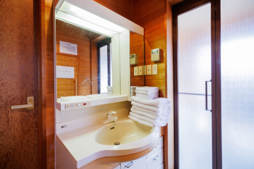 バスルーム手前の洗面台